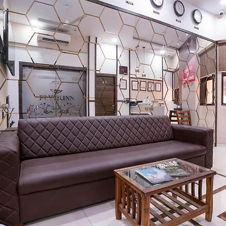 Fabhotel Elvis International Hotel