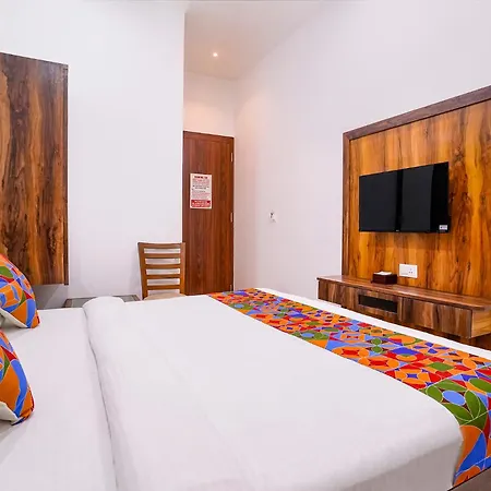 Hotel Fabhotel Elvis International 3*
