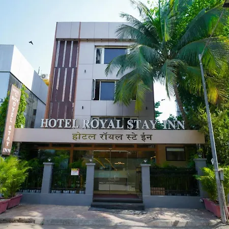 Hotel Royal Near Kokilaben Hospital