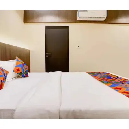 Hotel Fabhotel Casa Royal Residency 3*