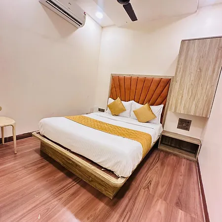 Royce Bkc - Near Jio Convention Centre And Us Consulate Mumbai