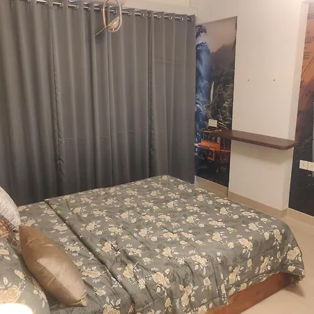 Hotel 2bhk Luxurious Near Bkc