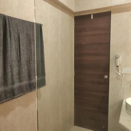 Hotel 2bhk Luxurious Near Bkc *