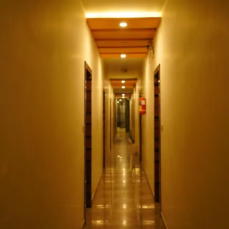 Royce By Glitz-nxt To Visa Consulate & Kurla Station Hotel
