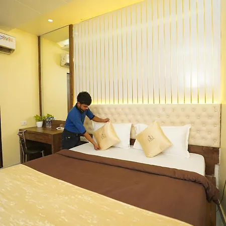 Hotel Royce By Glitz-nxt To Visa Consulate & Kurla Station *