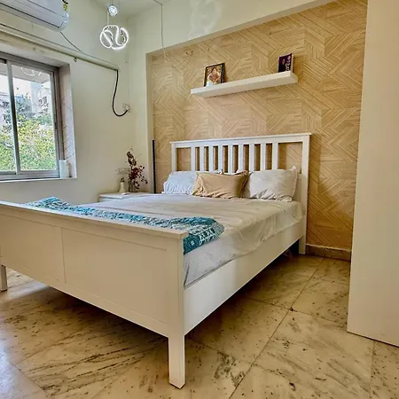 Sea View Private Near Mannat, Bandra