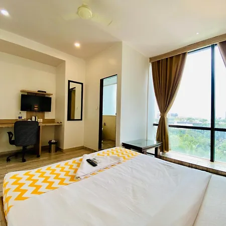 Square International Hotel