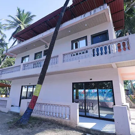 Resort Dinus Shore And Sea