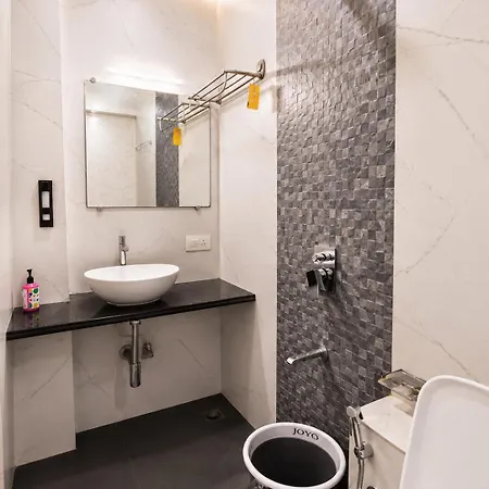 Transit Seven Hills Near Airport T2 Hotel 3*