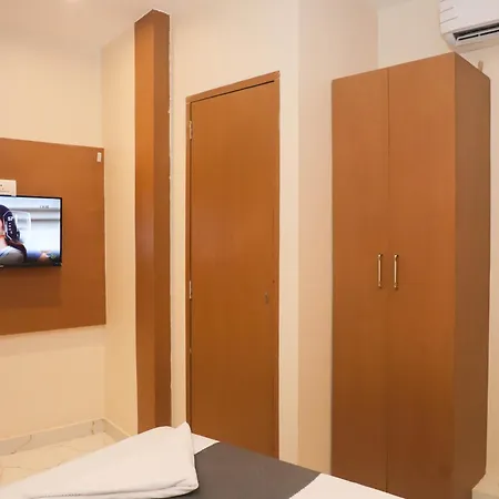 Hotel Pramila 3*