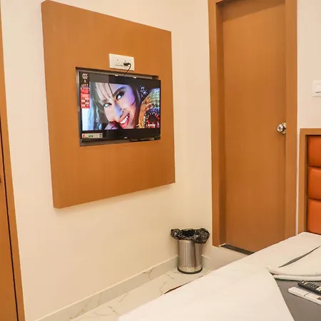 Hotel Pramila 3*