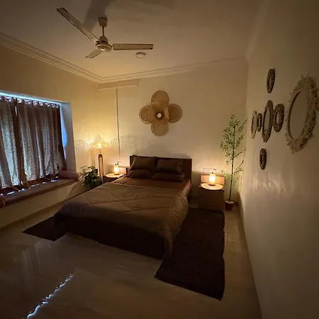 Cozy Private In Shared Of Royal Palms Homestay