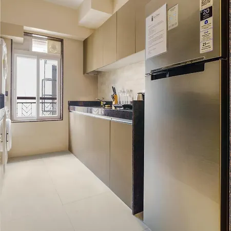 Zen C - Private In Shared 3bhk Mumbai