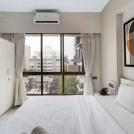 Homestay Ganga Jamuna Shared In A Private 3bhk In Bandra West By Squareone
