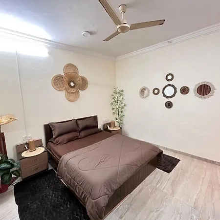 Cozy Private In Shared Of Royal Palms Homestay