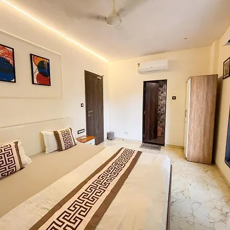 Glasshouse Luxury Villa, 4 Bed Private Pool Gorai Villa