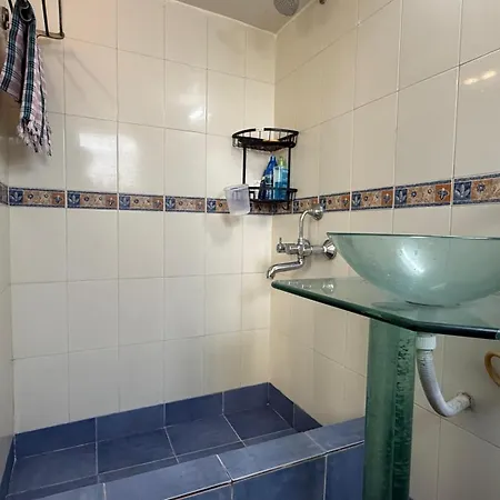 Sea View Private Near Mannat, Bandra * Mumbai