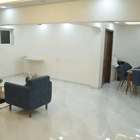 Abode Homes International Airport Bed & Breakfast