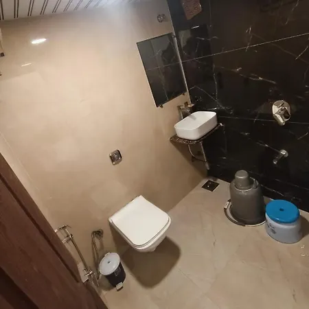 Ifza Residency Near Bkc Hostel *