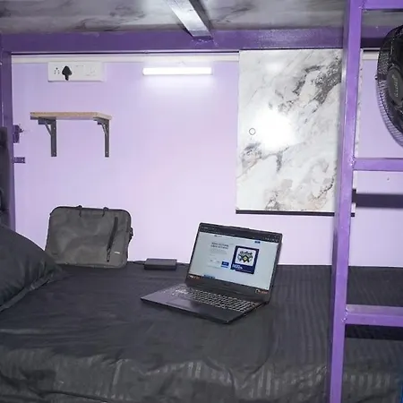 Hostelhuez *