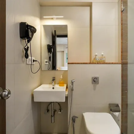 Homestay Zen C - Private In Shared 3bhk *