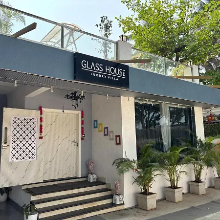 Glasshouse Luxury Villa, 4 Bed Private Pool Gorai