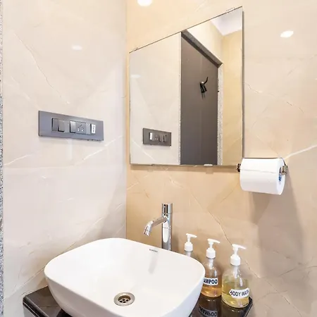 Ganga Jamuna Shared In A Private 3bhk In Bandra West By Squareone Mumbai