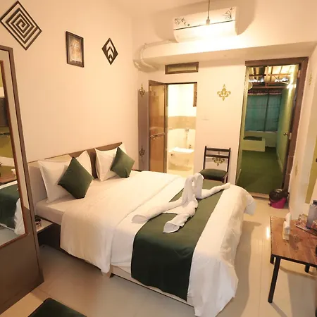 Dev Shelters Goregaon West Surya Bangalow * Mumbai