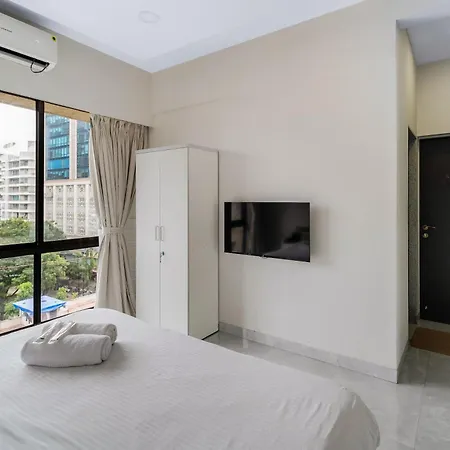Ganga Jamuna Shared In A Private 3bhk In Bandra West By Squareone