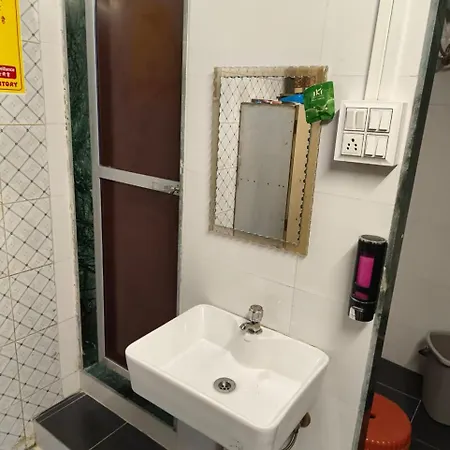 Mariyam Hostel