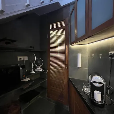 Pali House-bandra Guest house 4*