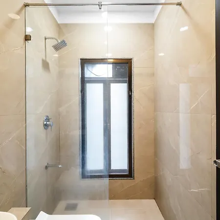 Homestay Ganga Jamuna Shared In A Private 3bhk In Bandra West By Squareone
