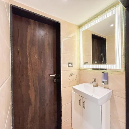 Glasshouse Luxury Villa, 4 Bed Private Pool Gorai Villa *
