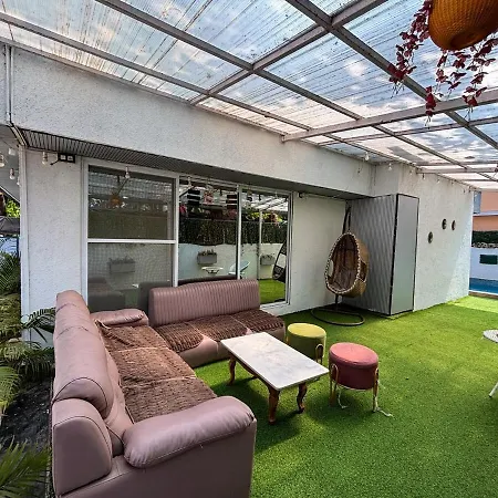 Glasshouse Luxury Villa, 4 Bed Private Pool Gorai Villa *
