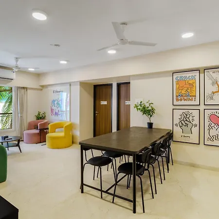 Homestay Zen C - Private In Shared 3bhk
