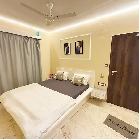 Glasshouse Luxury Villa, 4 Bed Private Pool Gorai Villa *
