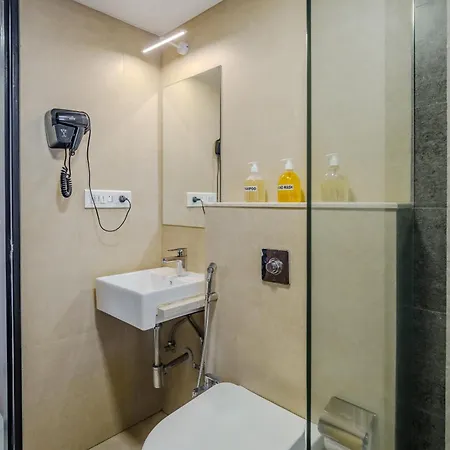 Zen A - Stylish Private Room In Shared 3Bhk Mumbai