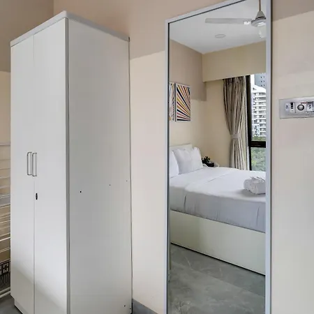 Ganga Jamuna Shared In A Private 3bhk In Bandra West By Squareone *