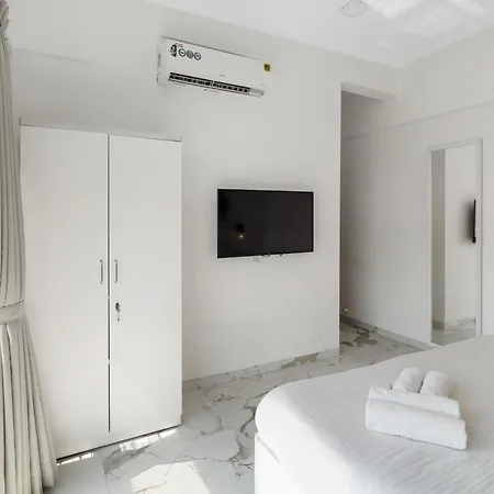 Homestay Ganga Jamuna Shared In A Private 3bhk In Bandra West By Squareone Mumbai