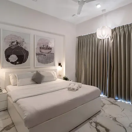 Ganga Jamuna Shared In A Private 3bhk In Bandra West By Squareone Homestay *