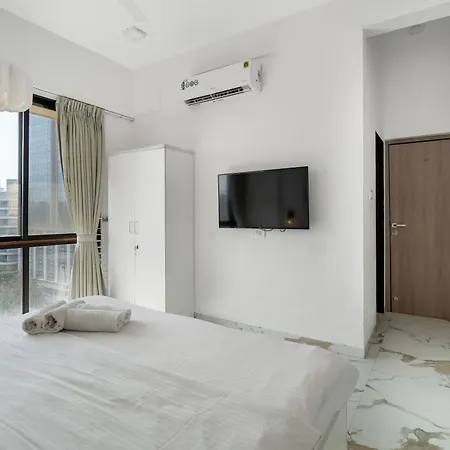 Ganga Jamuna Shared In A Private 3bhk In Bandra West By Squareone