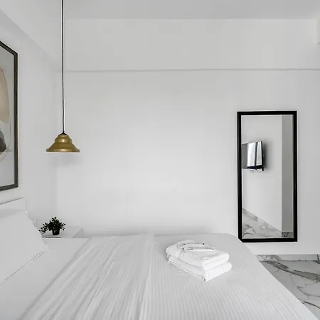 Homestay Ganga Jamuna Shared In A Private 3bhk In Bandra West By Squareone *