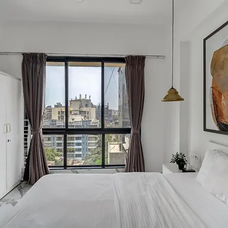 Ganga Jamuna Shared In A Private 3bhk In Bandra West By Squareone Mumbai