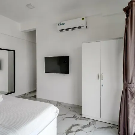 Ganga Jamuna Shared In A Private 3bhk In Bandra West By Squareone Homestay *