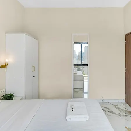 Homestay Ganga Jamuna Shared In A Private 3bhk In Bandra West By Squareone Mumbai