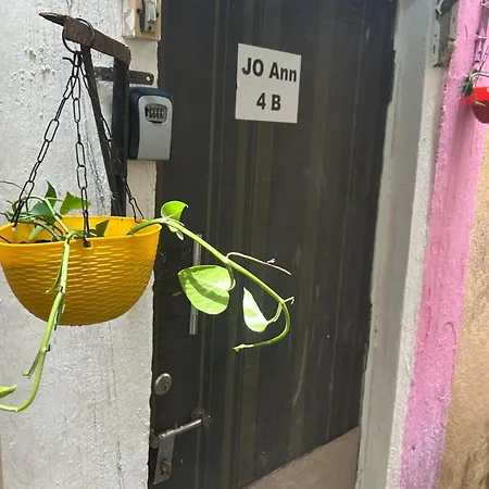 Apartment Peaceful Bandra W Mumbai