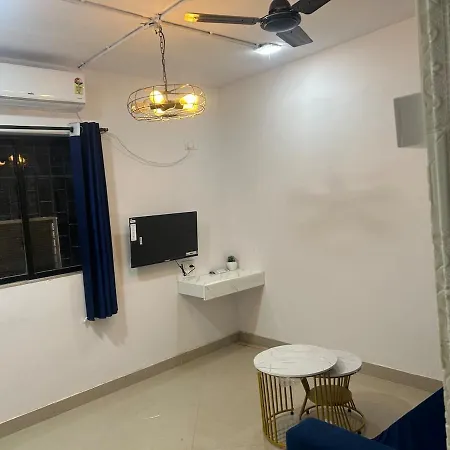 Apartment With Tub N Hammock Near Sea Mumbai