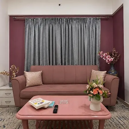 The House Of Colours L Near In Andheri West Apartment *