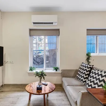 Maven Cozy Khar West 1bhk Near Bandra Apartment Mumbai