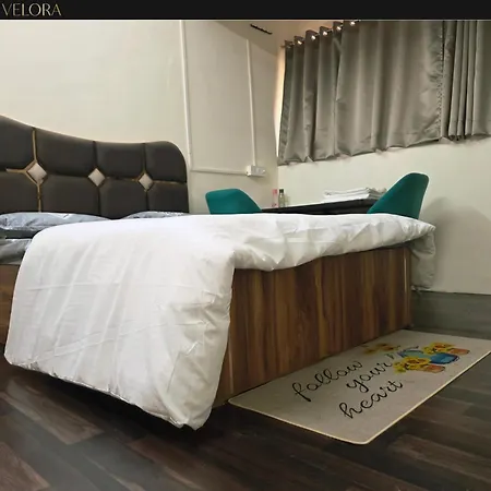 Apartment Furnished Bedroom In Andheri East, Peaceful *